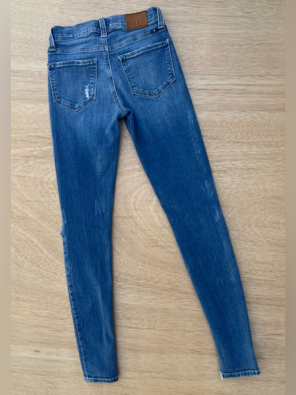 Lucky Brand Low Rise Medium Blue Wash Distressed Skinny Jeans 24 Y2K Festival - Picture 3 of 11